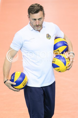  29.04.2016 RZESZOW<br />SIATKOWKA ORLEN LIGA 2015/2016 WOMEN VOLLEYBALL POLAND POLISH ORLENLIGA LEAGUE SEASON 2015/2016<br />MECZ DEVELOPRES SKYRES RZESZOW - KSZO OSTROWIEC <br />N/Z DARIUSZ PARKITNY - I TRENER ( HEAD COACH ) SYLWETKA <br /> 