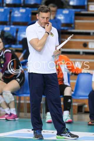  29.04.2016 RZESZOW<br />SIATKOWKA ORLEN LIGA 2015/2016 WOMEN VOLLEYBALL POLAND POLISH ORLENLIGA LEAGUE SEASON 2015/2016<br />MECZ DEVELOPRES SKYRES RZESZOW - KSZO OSTROWIEC <br />N/Z DARIUSZ PARKITNY - I TRENER ( HEAD COACH ) SYLWETKA <br /> 