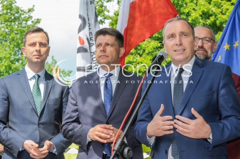  06.05.2016 WARSZAWA <br />KONFERENCJA LIDEROW PARTII OPOZYCYJNYCH I KOD W WARSZAWIE<br />N/Z MATEUSZ KIJOWSKI GRZEGORZ SCHETYNA RYSZARD PETRU WLADYSLAW KOSINIAK KAMYSZ<br /> 