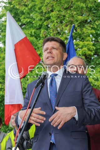  06.05.2016 WARSZAWA <br />KONFERENCJA LIDEROW PARTII OPOZYCYJNYCH I KOD W WARSZAWIE<br />N/Z RYSZARD PETRU MATEUSZ KIJOWSKI<br /> 