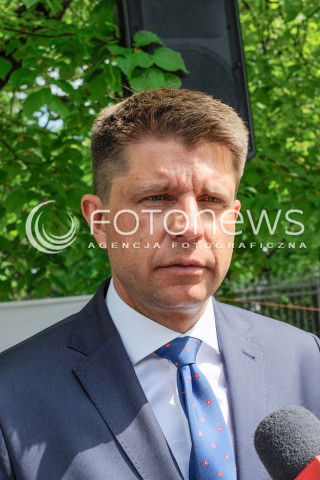  06.05.2016 WARSZAWA <br />KONFERENCJA LIDEROW PARTII OPOZYCYJNYCH I KOD W WARSZAWIE<br />N/Z RYSZARD PETRU<br /> 