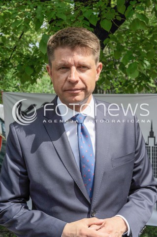  06.05.2016 WARSZAWA <br />KONFERENCJA LIDEROW PARTII OPOZYCYJNYCH I KOD W WARSZAWIE<br />N/Z RYSZARD PETRU<br /> 