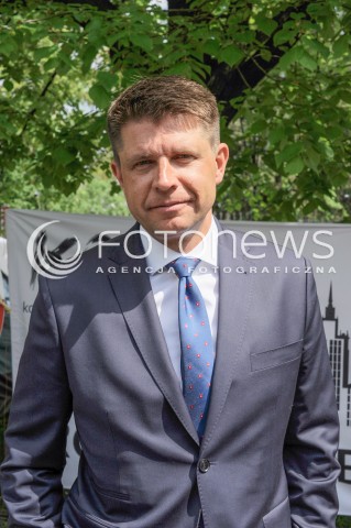  06.05.2016 WARSZAWA <br />KONFERENCJA LIDEROW PARTII OPOZYCYJNYCH I KOD W WARSZAWIE<br />N/Z RYSZARD PETRU<br /> 