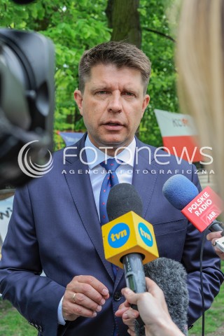  06.05.2016 WARSZAWA <br />KONFERENCJA LIDEROW PARTII OPOZYCYJNYCH I KOD W WARSZAWIE<br />N/Z RYSZARD PETRU<br /> 