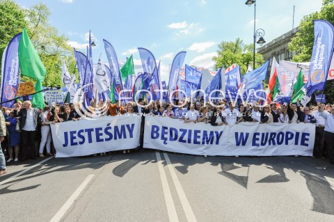 Marsz KOD i opozycji w Warszawie