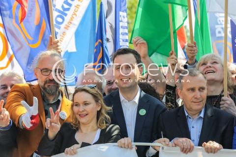  07.05.2016 WARSZAWA <br />MARSZ KOD I OPOZYCJI JESTESMY I BEDZIEMY W EUROPIE<br />N/Z MATEUSZ KIJOWSKI WLADYSLAW KOSINIAK KAMYSZ GRZEGORZ SCHETYNA<br /> 