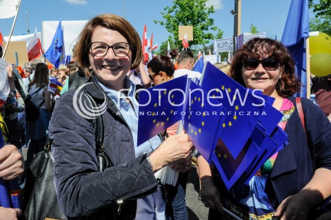  07.05.2016 WARSZAWA <br />MARSZ KOD I OPOZYCJI JESTESMY I BEDZIEMY W EUROPIE<br />N/Z JULIA PITERA<br /> 