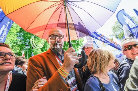  07.05.2016 WARSZAWA <br />MARSZ KOD I OPOZYCJI JESTESMY I BEDZIEMY W EUROPIE<br />N/Z MATEUSZ KIJOWSKI<br /> 