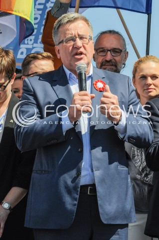  07.05.2016 WARSZAWA <br />MARSZ KOD I OPOZYCJI JESTESMY I BEDZIEMY W EUROPIE<br />N/Z BRONISLAW KOMOROWSKI<br /> 
