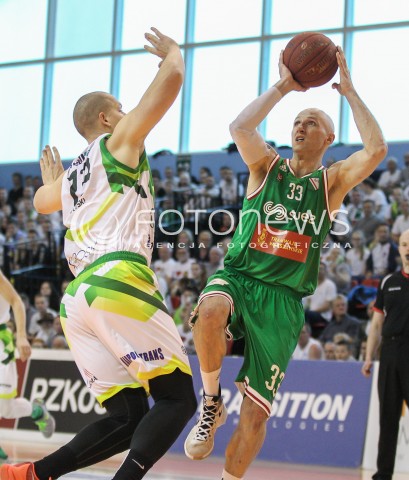  07.05.2016 KROSNO <br />KOSZYKOWKA 1 LIGA MEZCZYZN <br />MECZ FINALOWY O AWANS DO TAURON BASKET LIGI <br />MECZ MIASTO SZKLA KROSNO - LEGIA WARSZAWA <br />N/Z GRZEGORZ KUKIELKA JAKUB DLUSKI <br /> 