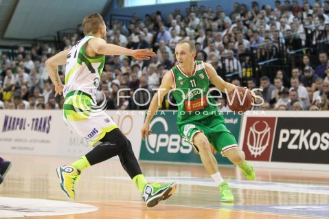  07.05.2016 KROSNO <br />KOSZYKOWKA 1 LIGA MEZCZYZN <br />MECZ FINALOWY O AWANS DO TAURON BASKET LIGI <br />MECZ MIASTO SZKLA KROSNO - LEGIA WARSZAWA <br />N/Z LUKASZ WILCZEK DAWID BREK <br /> 