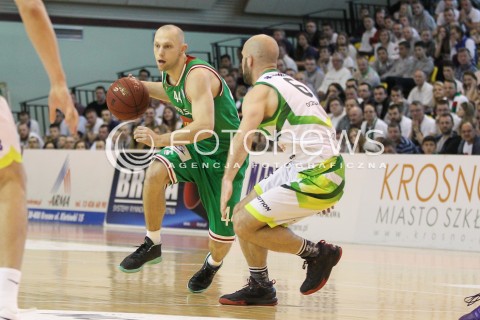  07.05.2016 KROSNO <br />KOSZYKOWKA 1 LIGA MEZCZYZN <br />MECZ FINALOWY O AWANS DO TAURON BASKET LIGI <br />MECZ MIASTO SZKLA KROSNO - LEGIA WARSZAWA <br />N/Z ADAM PARZYCH DARIUSZ OCZKOWICZ <br /> 