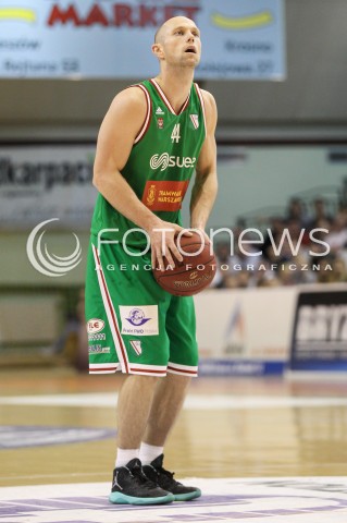  07.05.2016 KROSNO <br />KOSZYKOWKA 1 LIGA MEZCZYZN <br />MECZ FINALOWY O AWANS DO TAURON BASKET LIGI <br />MECZ MIASTO SZKLA KROSNO - LEGIA WARSZAWA <br />N/Z ADAM PARZYCH SYLWETKA <br /> 