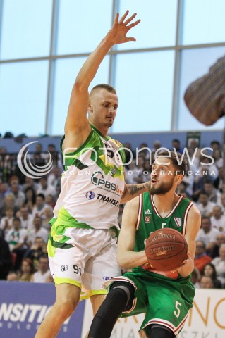  07.05.2016 KROSNO <br />KOSZYKOWKA 1 LIGA MEZCZYZN <br />MECZ FINALOWY O AWANS DO TAURON BASKET LIGI <br />MECZ MIASTO SZKLA KROSNO - LEGIA WARSZAWA <br />N/Z MICHAL ALEKSANDROWICZ DARIUSZ WYKA <br /> 