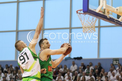  07.05.2016 KROSNO <br />KOSZYKOWKA 1 LIGA MEZCZYZN <br />MECZ FINALOWY O AWANS DO TAURON BASKET LIGI <br />MECZ MIASTO SZKLA KROSNO - LEGIA WARSZAWA <br />N/Z MARCEL WILCZEK DARIUSZ WYKA <br /> 