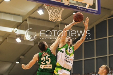  07.05.2016 KROSNO <br />KOSZYKOWKA 1 LIGA MEZCZYZN <br />MECZ FINALOWY O AWANS DO TAURON BASKET LIGI <br />MECZ MIASTO SZKLA KROSNO - LEGIA WARSZAWA <br />N/Z DAWID BREK ADAM LINOWSKI <br /> 