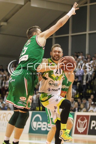  07.05.2016 KROSNO <br />KOSZYKOWKA 1 LIGA MEZCZYZN <br />MECZ FINALOWY O AWANS DO TAURON BASKET LIGI <br />MECZ MIASTO SZKLA KROSNO - LEGIA WARSZAWA <br />N/Z DAWID BREK CEZARY TRYBANSKI <br /> 