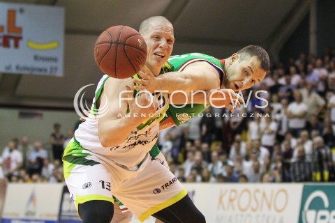  07.05.2016 KROSNO <br />KOSZYKOWKA 1 LIGA MEZCZYZN <br />MECZ FINALOWY O AWANS DO TAURON BASKET LIGI <br />MECZ MIASTO SZKLA KROSNO - LEGIA WARSZAWA <br />N/Z JAKUB DLUSKI MARCEL WILCZEK <br /> 