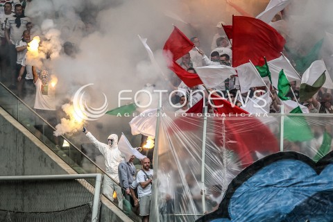  08.05.2016 WARSZAWA PILKA NOZNA <br />FOOTBALL EKSTRAKLASA STADION LEGII<br />MECZ LEGIA WARSZAWA - PIAST GLIWICE<br />N/Z FLARY OPRAWA LEGII WARSZAWA<br /> 