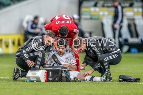  08.05.2016 WARSZAWA PILKA NOZNA <br />FOOTBALL EKSTRAKLASA STADION LEGII<br />MECZ LEGIA WARSZAWA - PIAST GLIWICE<br />N/Z BOL URAZ KONTUZJA GUILHERME HEBERT SILVA SANTOS<br /> 