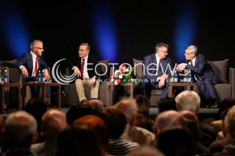  12.05.2016 LODZ<br />
DEBATA KOD Z UDZIALEM BRONISLAWA KOMOROWSKIEGO DEMOKRACJA CZY NIEPODLEGLOSC<br />
N/Z MACIEJ KLIMCZAK TOMASZ NALECZ BORNISLAW KOMOROWSKI<br />
 