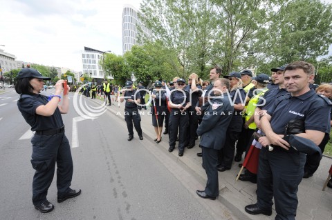  13.05.2016 WARSZAWA<br />PROTEST SLUZBY CELNEJ<br />N/Z UCZESTNICY PROTESTU<br /> 