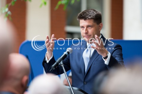  15.05.2016 LODZ <br />
POROZMAWIAJMY O LEPSZEJ POLSCE - NOWOCZESNA<br />
SPOTKANIE Z RYSZARDEM PETRU W LODZI<br />
N/Z RYSZARD PETRU<br />
 