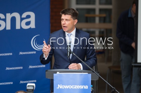  15.05.2016 LODZ <br />
POROZMAWIAJMY O LEPSZEJ POLSCE - NOWOCZESNA<br />
SPOTKANIE Z RYSZARDEM PETRU W LODZI<br />
N/Z RYSZARD PETRU<br />
 