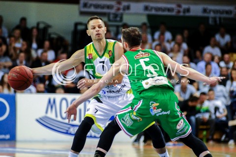 18.05.2016 KROSNO <br />KOSZYKOWKA 1 LIGA MEZCZYZN <br />MECZ FINALOWY O AWANS DO TAURON BASKET LIGI <br />MECZ MIASTO SZKLA KROSNO - LEGIA WARSZAWA <br />N/Z MICHAL BARAN MICHAL ALEKSANDROWICZ <br /> 