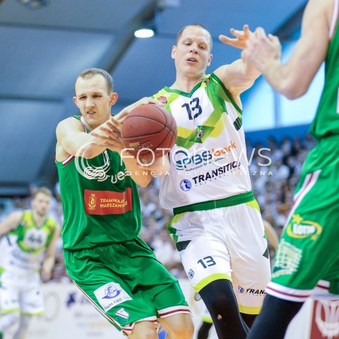  18.05.2016 KROSNO <br />KOSZYKOWKA 1 LIGA MEZCZYZN <br />MECZ FINALOWY O AWANS DO TAURON BASKET LIGI <br />MECZ MIASTO SZKLA KROSNO - LEGIA WARSZAWA <br />N/Z LUKASZ WILCZEK JAKUB DLUSKI <br /> 