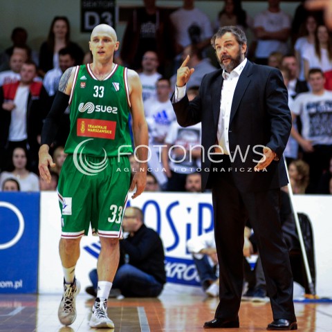  18.05.2016 KROSNO <br />KOSZYKOWKA 1 LIGA MEZCZYZN <br />MECZ FINALOWY O AWANS DO TAURON BASKET LIGI <br />MECZ MIASTO SZKLA KROSNO - LEGIA WARSZAWA <br />N/Z GRZEGORZ KUKIELKA PIOTR BAKUN - I TRENER ( HEAD COACH ) SYLWETKA <br /> 