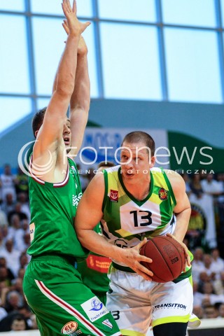  18.05.2016 KROSNO <br />KOSZYKOWKA 1 LIGA MEZCZYZN <br />MECZ FINALOWY O AWANS DO TAURON BASKET LIGI <br />MECZ MIASTO SZKLA KROSNO - LEGIA WARSZAWA <br />N/Z JAKUB DLUSKI <br /> 