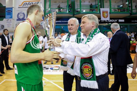  18.05.2016 KROSNO <br />KOSZYKOWKA 1 LIGA MEZCZYZN <br />MECZ FINALOWY O AWANS DO TAURON BASKET LIGI <br />MECZ MIASTO SZKLA KROSNO - LEGIA WARSZAWA <br />N/Z LUKASZ WILCZEK SMUTEK PORAZKA PRZEGRANA - II MIEJSCE PUCHAR<br /> 