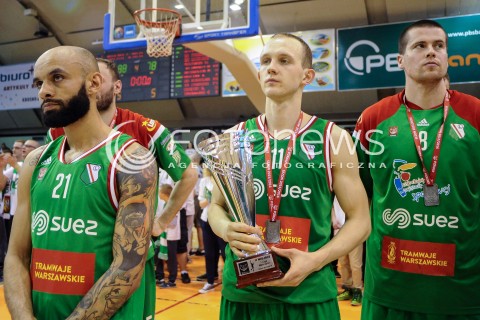  18.05.2016 KROSNO <br />KOSZYKOWKA 1 LIGA MEZCZYZN <br />MECZ FINALOWY O AWANS DO TAURON BASKET LIGI <br />MECZ MIASTO SZKLA KROSNO - LEGIA WARSZAWA <br />N/Z ANDRZEJ PASZKIEWICZ LUKASZ WILCZEK GRZEGORZ MALEWSKI SMUTEK PORAZKA PRZEGRANA PUCHAR - II MIEJSCE BRAK AWANSU<br /> 
