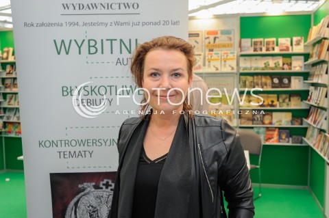  21.05.2016 WARSZAWA<br />WARSZAWSKIE TARGI KSIAZKI<br />N/Z ELZBIETA CHEREZINSKA<br /> 