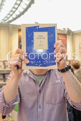  21.05.2016 WARSZAWA<br />WARSZAWSKIE TARGI KSIAZKI<br />N/Z FILIP SPRINGER<br /> 