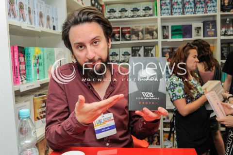  21.05.2016 WARSZAWA<br />WARSZAWSKIE TARGI KSIAZKI<br />N/Z WLODEK MARKOWICZ<br /> 