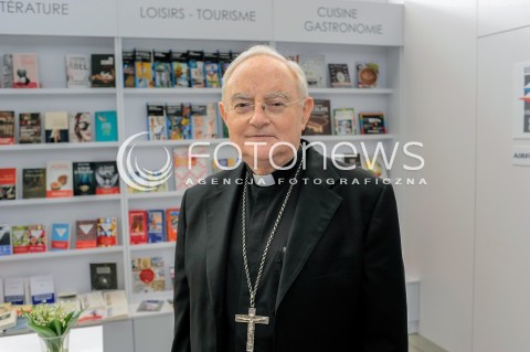  21.05.2016 WARSZAWA<br />WARSZAWSKIE TARGI KSIAZKI<br />N/Z HENRYK HOSER<br /> 