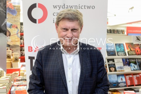  22.05.2016 WARSZAWA<br />WARSZAWSKIE TARGI KSIAZKI<br />N/Z LESZEK BALCEROWICZ<br /> 