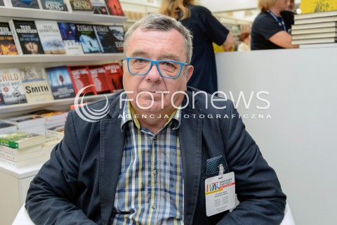  22.05.2016 WARSZAWA<br />WARSZAWSKIE TARGI KSIAZKI<br />N/Z GRZEGORZ MIECUGOW<br /> 