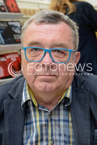  22.05.2016 WARSZAWA<br />WARSZAWSKIE TARGI KSIAZKI<br />N/Z GRZEGORZ MIECUGOW<br /> 