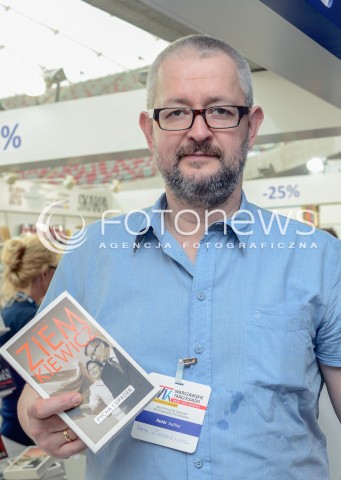  22.05.2016 WARSZAWA<br />WARSZAWSKIE TARGI KSIAZKI<br />N/Z RAFAL ZIEMKIEWICZ<br /> 