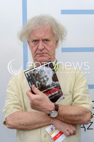 22.05.2016 WARSZAWA<br />WARSZAWSKIE TARGI KSIAZKI<br />N/Z RADOSLAW PIWOWARSKI<br /> 