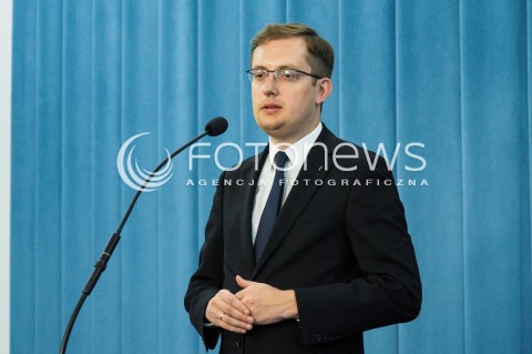  24.05.2016 WARSZAWA<br />KONFERENCJA PRASOWA ROBERTA WINNICKIEGO W SEJMIE <br />N/Z ROBERT WINNICKI <br /> 