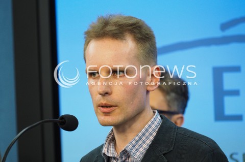  24.05.2016 WARSZAWA<br /> DZIEN W SEJMIE<br /> KONFERENCJA W SPRAWIE ZABIERANIA DZIECI POLSKIM RODZICOM<br /> N/Z ROMAN POTURALSKI<br />  