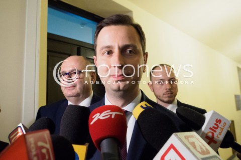  24.05.2016 WARSZAWA <br />SPOTKANIE LIDEROW OPOZYCJI W SEJMIE W SPRAWIE KRYZYSU WOKOL TRYBUNALU KONSTYTUCYJNEGO <br />N/Z WLADYSLAW KOSINIAK KAMYSZ<br /> 