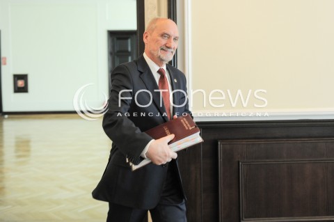  24.05.2016 WARSZAWA<br />POSIEDZENIE RADY MINISTROW<br />N/Z MINISTER OBRONY NARODOWEJ ANTONI MACIEREWICZ<br /> 