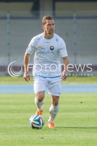  28.05.2016 MIELEC <br />PILKA NOZNA II LIGA SEZON 2015/2016 <br />MECZ STAL MIELEC - OLIMPIA ZAMBROW ( WYNIK 0:0 )<br />N/Z ROBERT SULWEWSKI SYLWETKA<br /> 