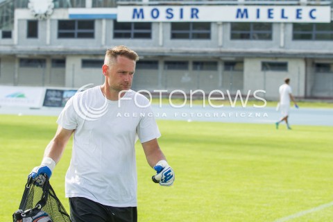  28.05.2016 MIELEC <br />PILKA NOZNA II LIGA SEZON 2015/2016 <br />MECZ STAL MIELEC - OLIMPIA ZAMBROW ( WYNIK 0:0 )<br />N/Z BOGUSLAW WYPARLO <br /> 