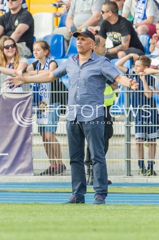  28.05.2016 MIELEC <br />PILKA NOZNA II LIGA SEZON 2015/2016 <br />MECZ STAL MIELEC - OLIMPIA ZAMBROW ( WYNIK 0:0 )<br />N/Z JANUSZ BIALEK - I TRENER ( HEAD COACH ) SYLWETKA<br /> 